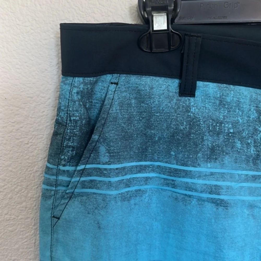 Ring of Fire trunks Blue Gradient Swim Summer Shorts size 34 NWT